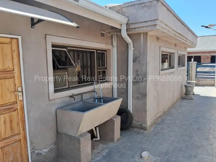 4 Bedroom House for Sale in Mabvazuva Estates, Ruwa