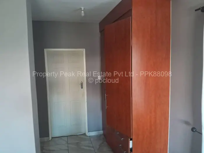 4 Bedroom House for Sale in Mabvazuva Estates, Ruwa