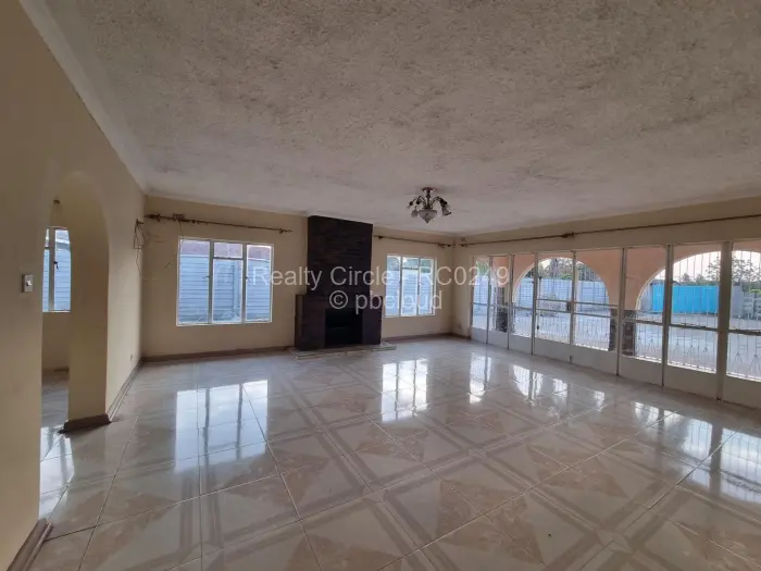 5 Bedroom House to Rent in Marlborough