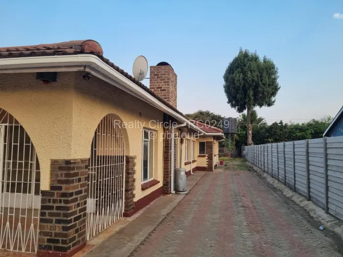 5 Bedroom House to Rent in Marlborough