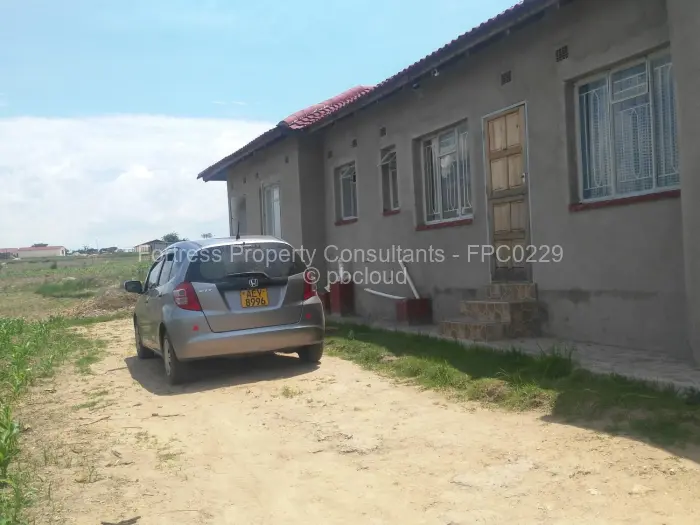 4 Bedroom House for Sale in Mabvuku, Harare