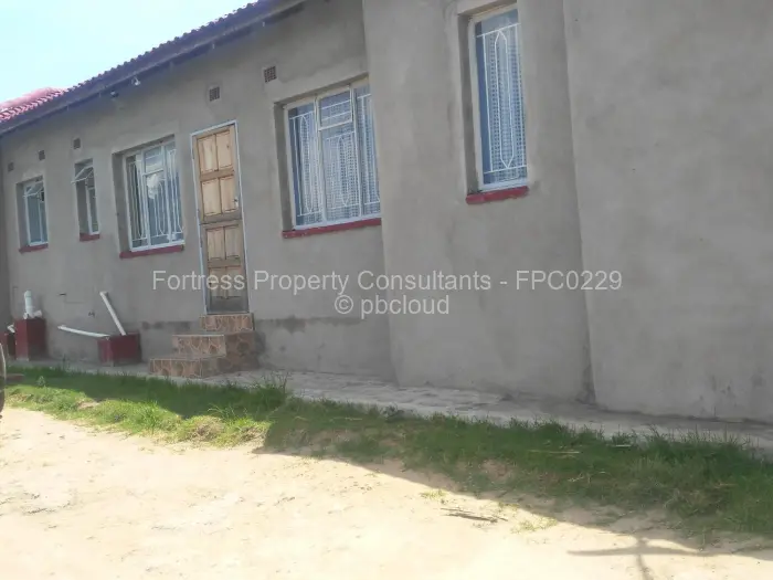 4 Bedroom House for Sale in Mabvuku, Harare