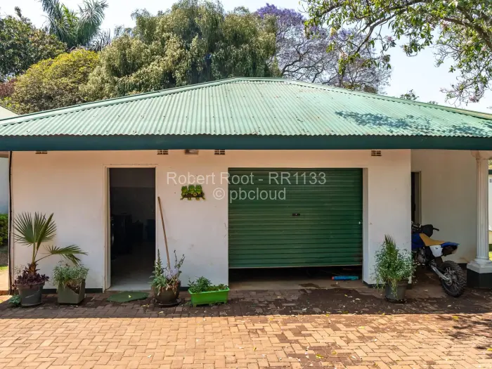 6 Bedroom House for Sale in Chisipite, Harare
