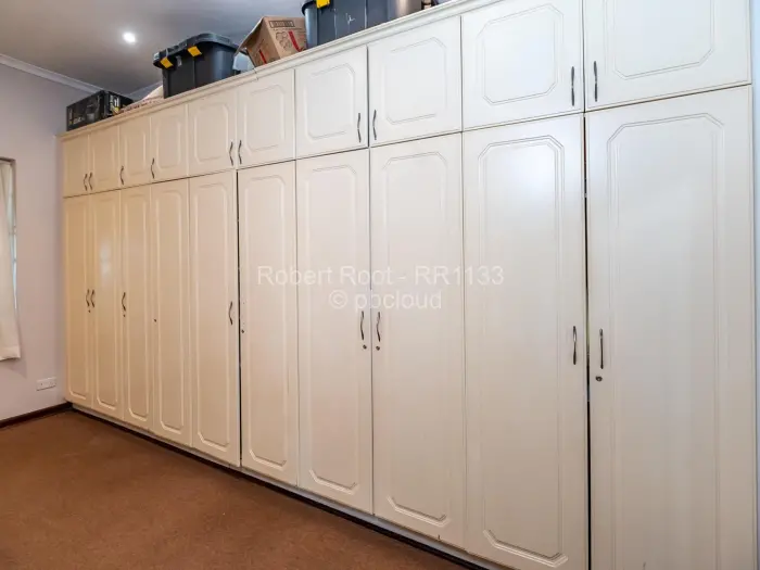 6 Bedroom House for Sale in Chisipite, Harare