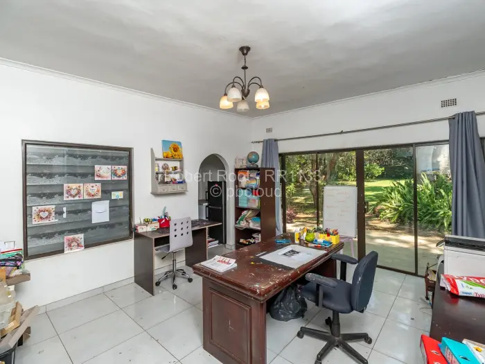 6 Bedroom House for Sale in Chisipite, Harare