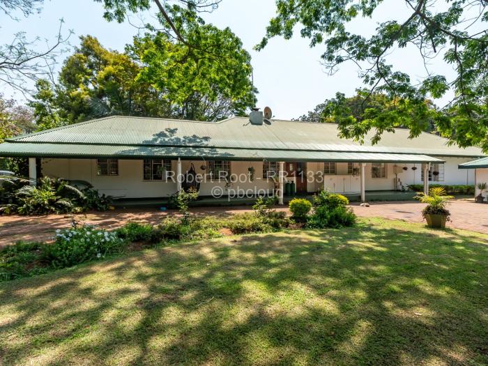 6 Bedroom House for Sale in Chisipite, Harare