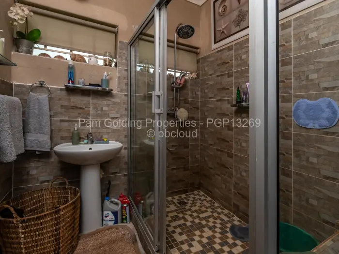 4 Bedroom House to Rent in Glen Lorne