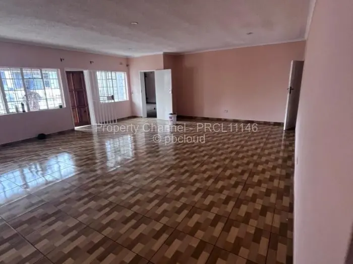 Townhouse/Cluster for Sale in Bluff Hill, Harare