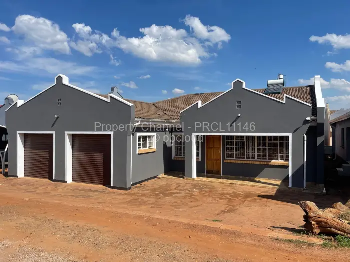 Townhouse/Cluster for Sale in Bluff Hill, Harare