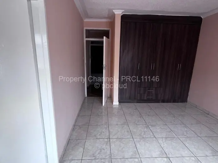 Townhouse/Cluster for Sale in Bluff Hill, Harare