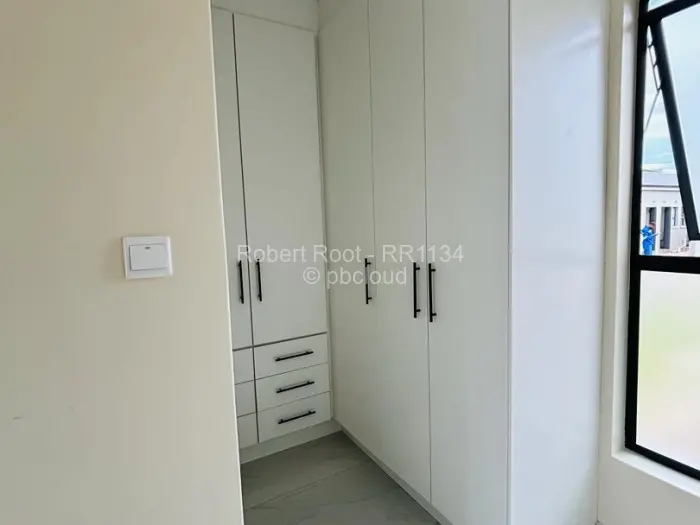 Townhouse/Cluster to Rent in Bluff Hill, Harare