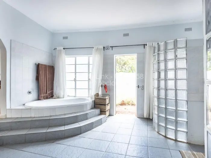 5 Bedroom House for Sale in Helensvale, Harare