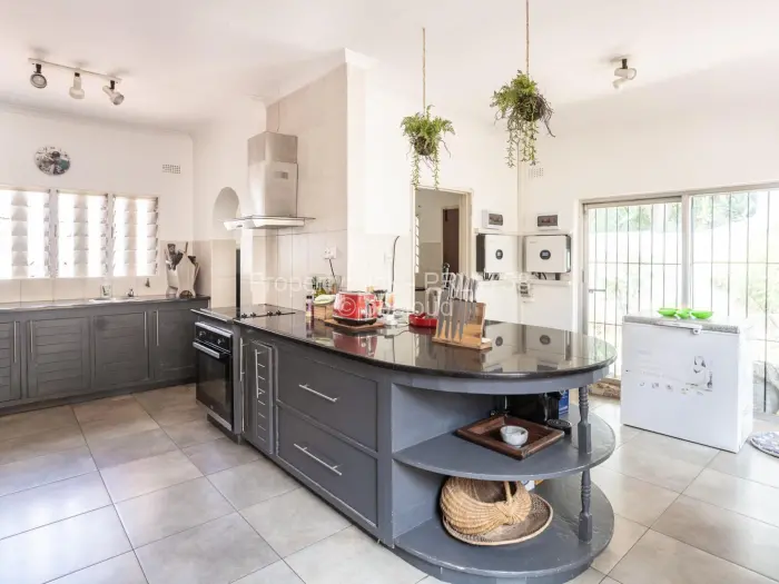 5 Bedroom House for Sale in Helensvale, Harare