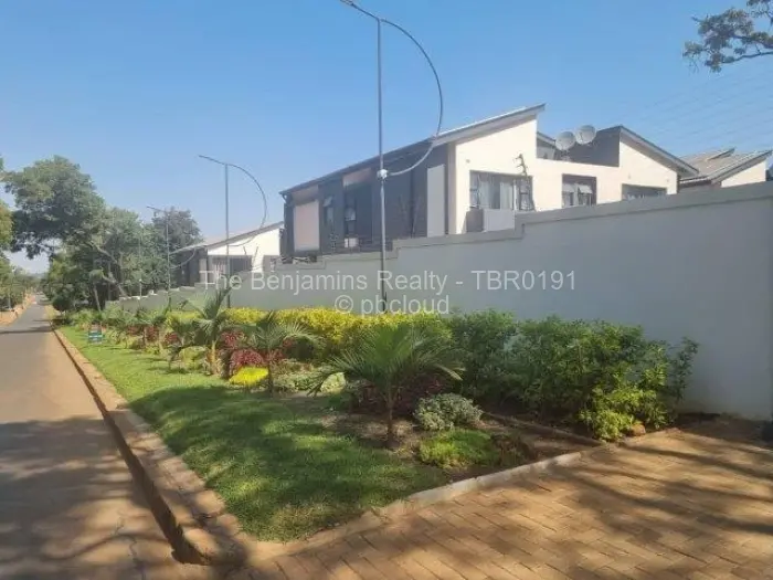 Townhouse/Cluster to Rent in Avondale, Harare