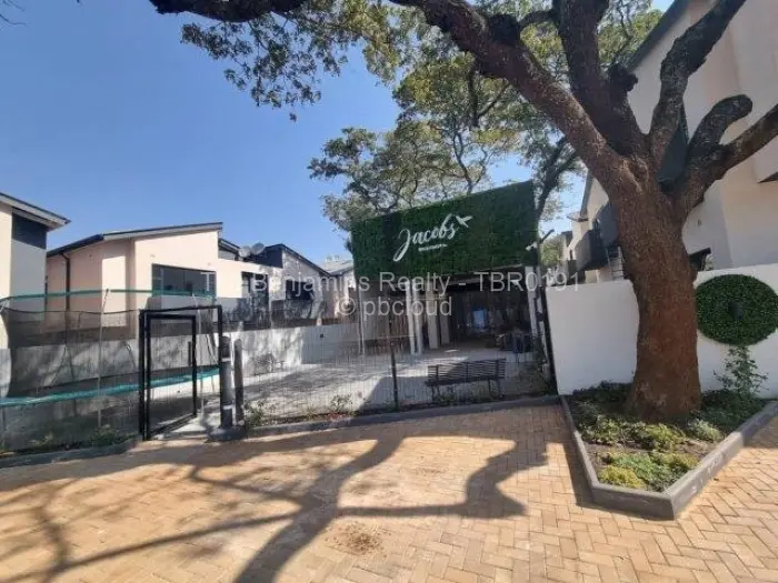 Townhouse/Cluster to Rent in Avondale, Harare
