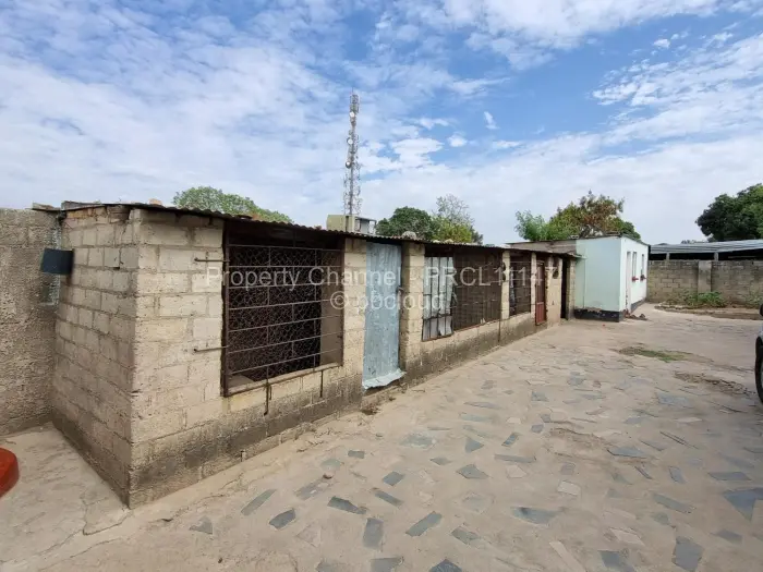 4 Bedroom House for Sale in Chitungwiza, Chitungwiza