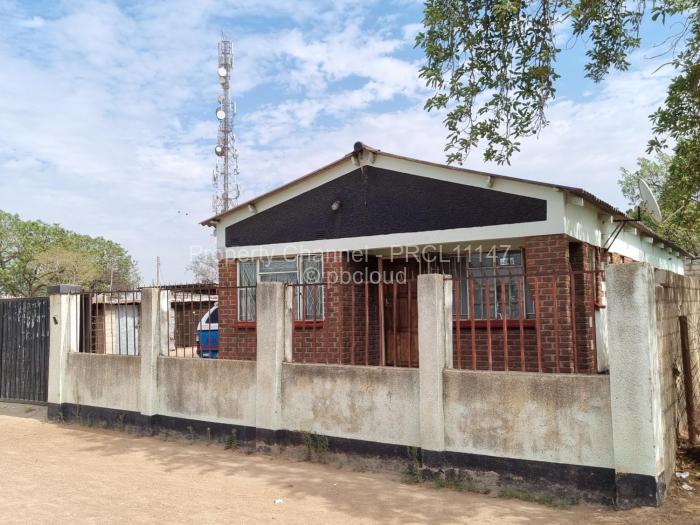 4 Bedroom House for Sale in Chitungwiza, Chitungwiza