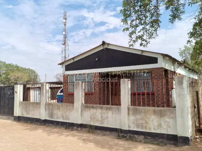 4 Bedroom House for Sale in Chitungwiza, Chitungwiza