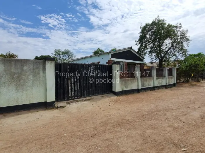 4 Bedroom House for Sale in Chitungwiza, Chitungwiza