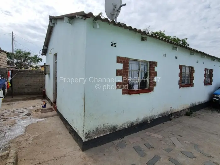 4 Bedroom House for Sale in Chitungwiza, Chitungwiza