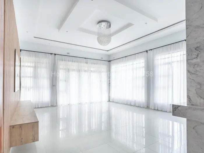 5 Bedroom House for Sale in Borrowdale Brooke, Harare