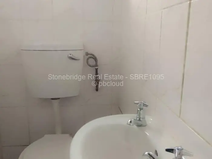 2 Bedroom House to Rent in Sunning Hill, Bulawayo