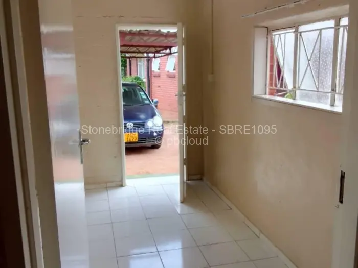 2 Bedroom House to Rent in Sunning Hill, Bulawayo