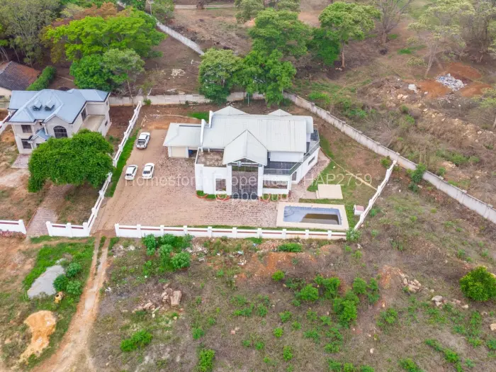 Townhouse/Cluster for Sale in Borrowdale, Harare