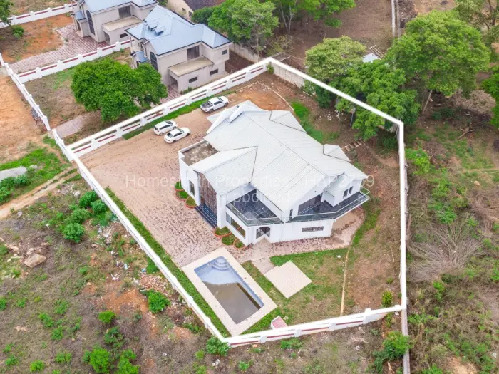 Townhouse/Cluster for Sale in Borrowdale, Harare