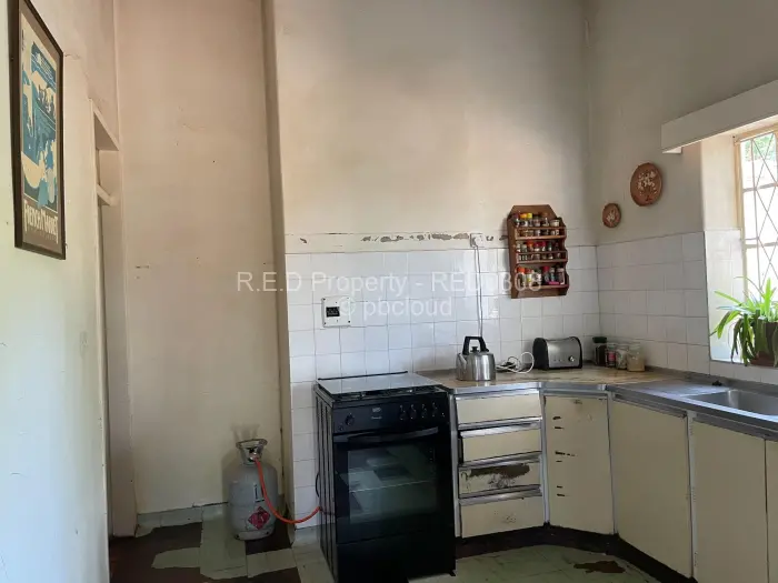 5 Bedroom House for Sale in Suburbs, Bulawayo