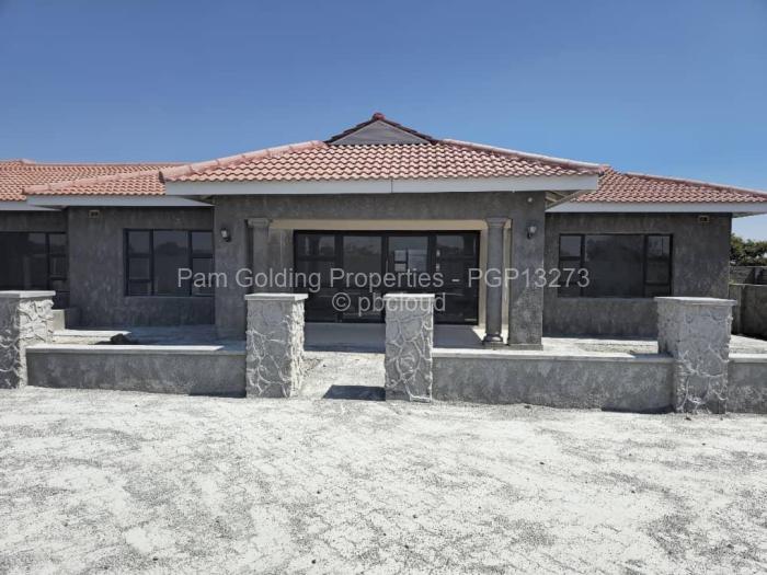 Townhouse/Cluster to Rent in Manresa, Harare