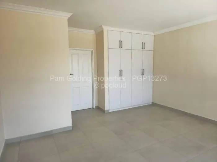 Townhouse/Cluster to Rent in Manresa, Harare