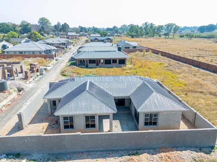 Townhouse/Cluster for Sale in Greendale North, Harare