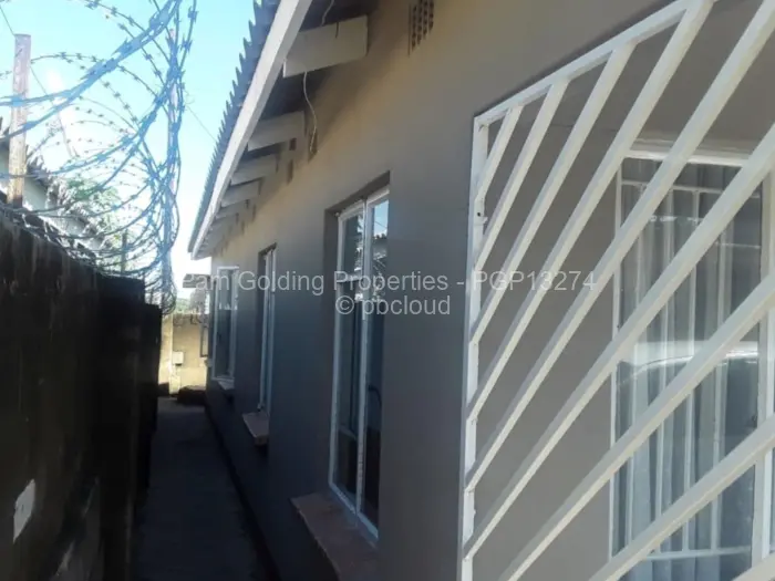 4 Bedroom House for Sale in Chitungwiza, Chitungwiza