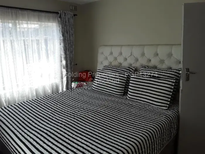 4 Bedroom House for Sale in Chitungwiza, Chitungwiza