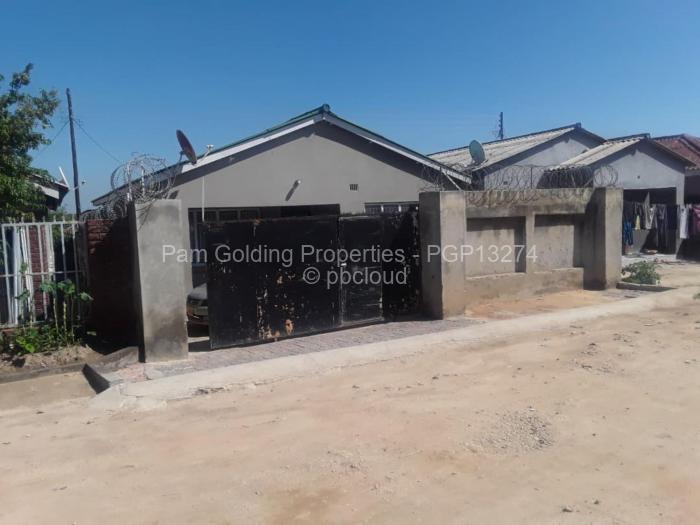 4 Bedroom House for Sale in Chitungwiza, Chitungwiza