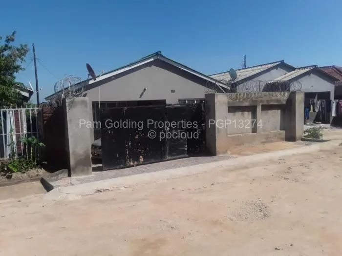 4 Bedroom House for Sale in Chitungwiza, Chitungwiza
