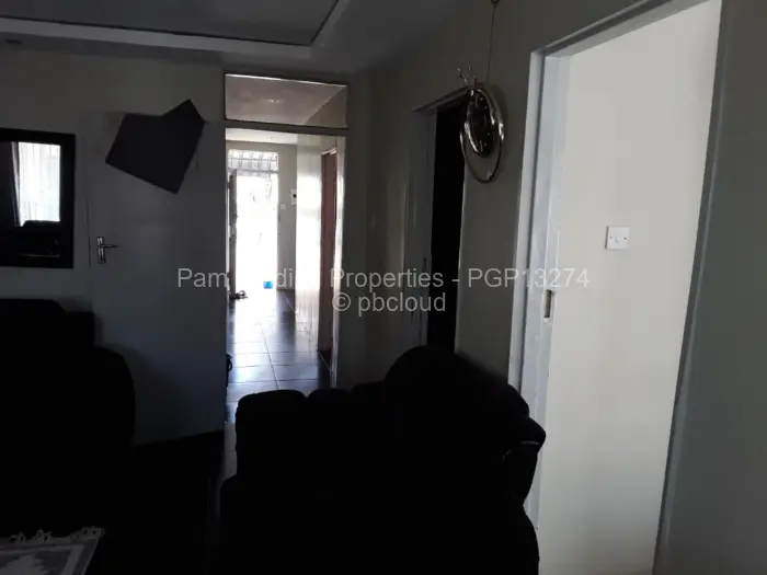 4 Bedroom House for Sale in Chitungwiza, Chitungwiza