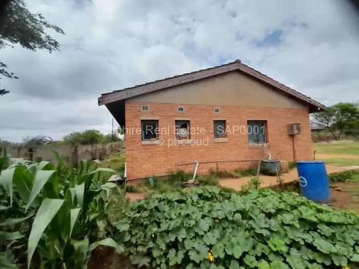 5 Bedroom House for Sale in Burnside, Bulawayo
