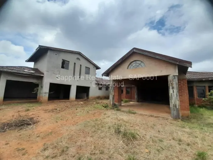 5 Bedroom House for Sale in Burnside, Bulawayo