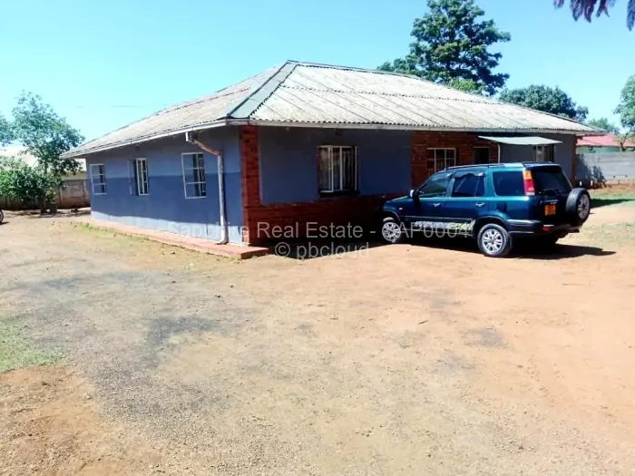 4 Bedroom House for Sale in Queens Park East, Bulawayo