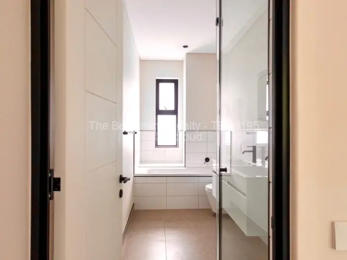 Townhouse/Cluster to Rent in Vainona, Harare