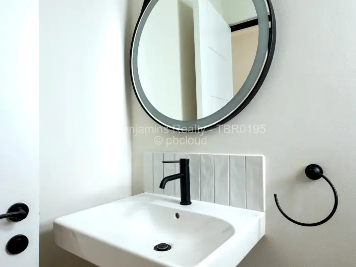 Townhouse/Cluster to Rent in Vainona, Harare