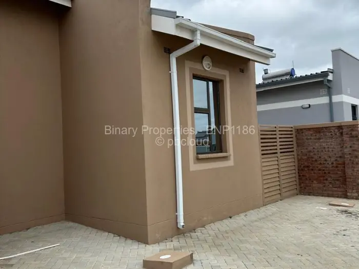 Townhouse/Cluster to Rent in Greendale