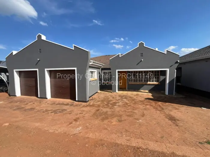 Townhouse/Cluster to Rent in Bluff Hill, Harare