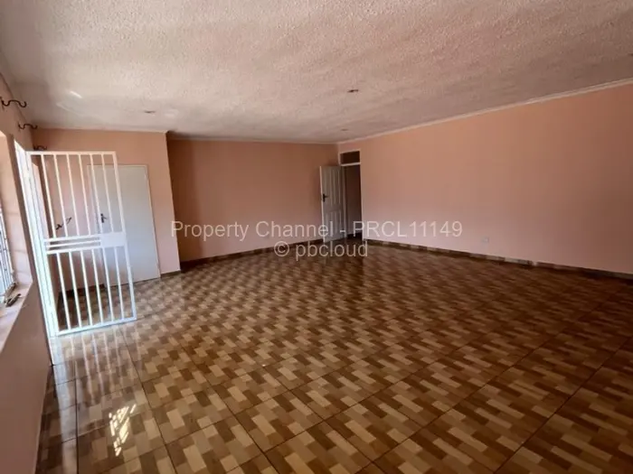 Townhouse/Cluster to Rent in Bluff Hill, Harare