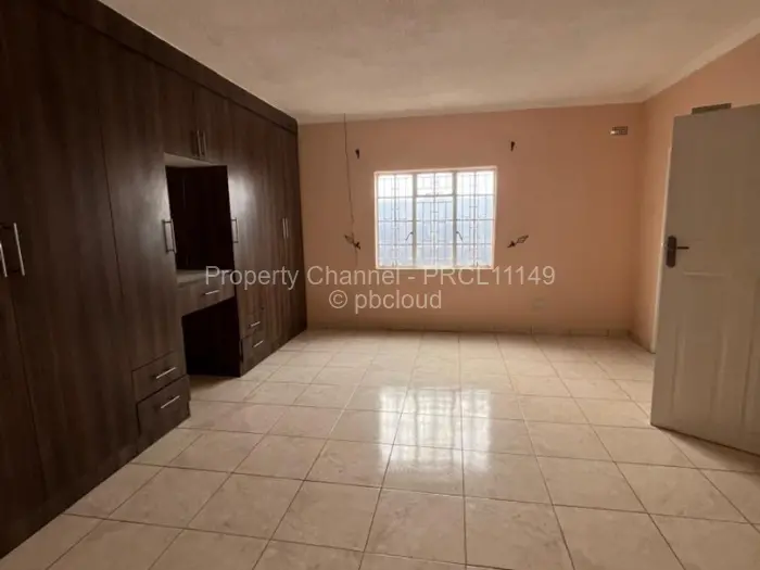 Townhouse/Cluster to Rent in Bluff Hill, Harare