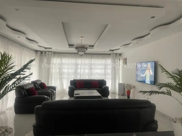 7 Bedroom House to Rent in Crowhill Views, Harare