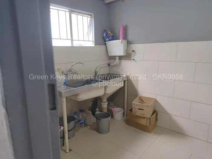 Retail/Shop for Sale in Chitungwiza, Chitungwiza