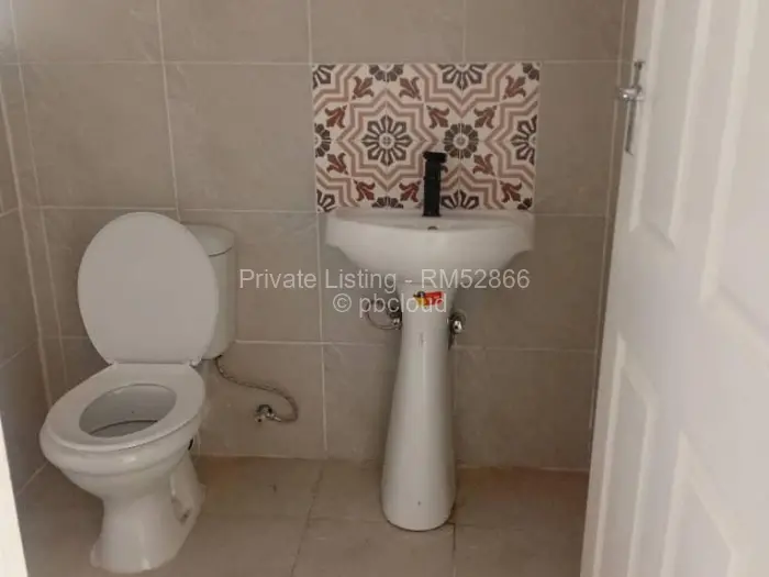 2 Bedroom Cottage/Garden Flat to Rent in Bluff Hill, Harare